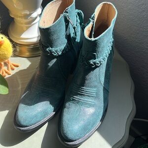 Shyanne booties with fringe